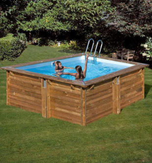 Impozantní zahradní bazén s celoročním využití
