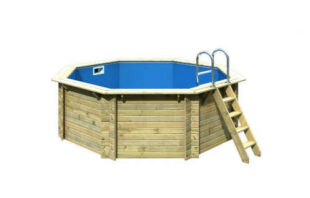 Luxusní bazén s dřevěnou konstrukcí