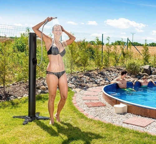 moderní praktická solární sprcha