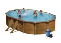 Bazén s konstrukcí v dekoru dřeva
