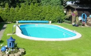 Oválný zapuštěný zahradní bazén hloubka 1,5 m